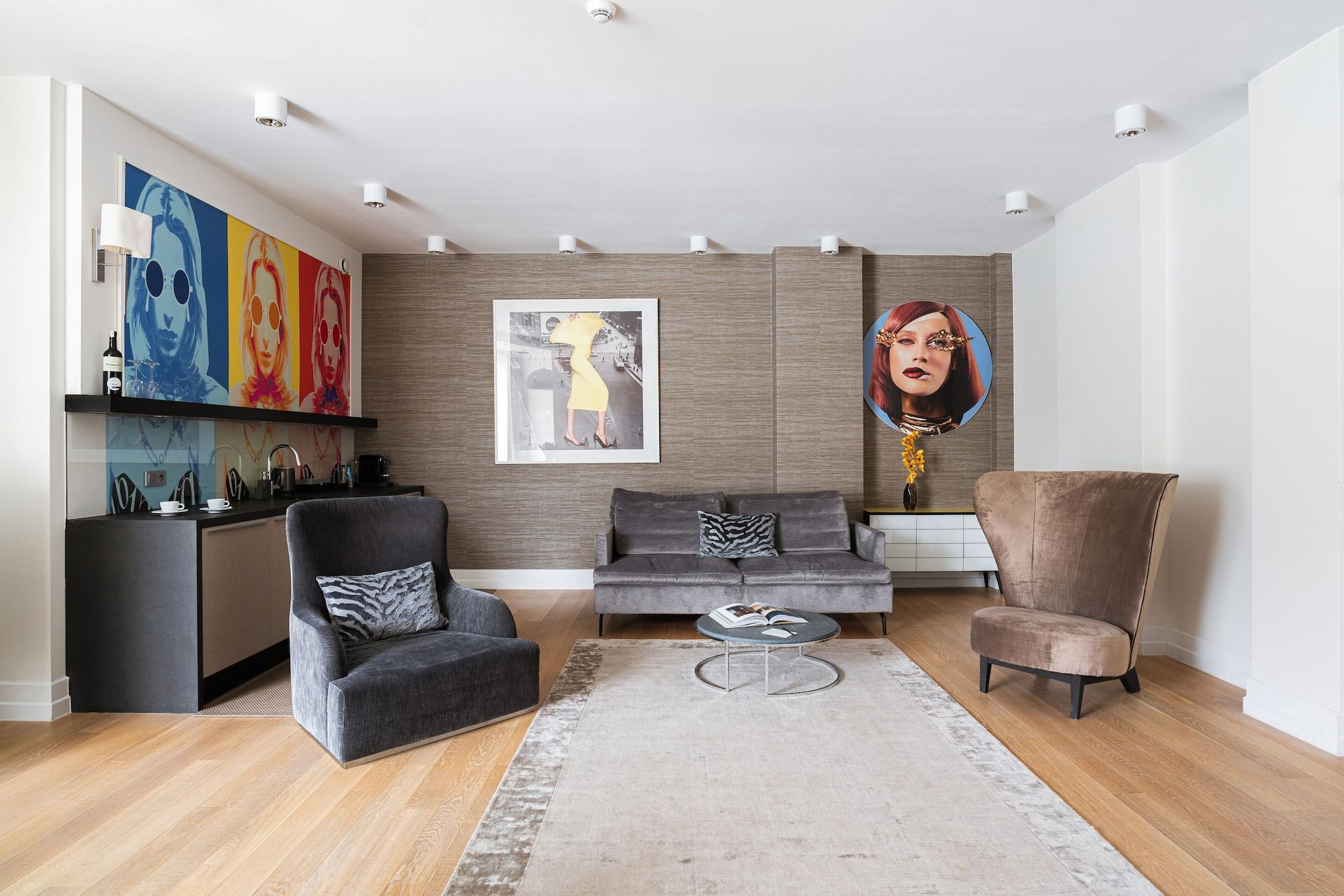 H15 Boutique Hotel, Warsaw, A Member Of Design Hotels Bagian luar foto Interior of a flat at 100 Dean Street