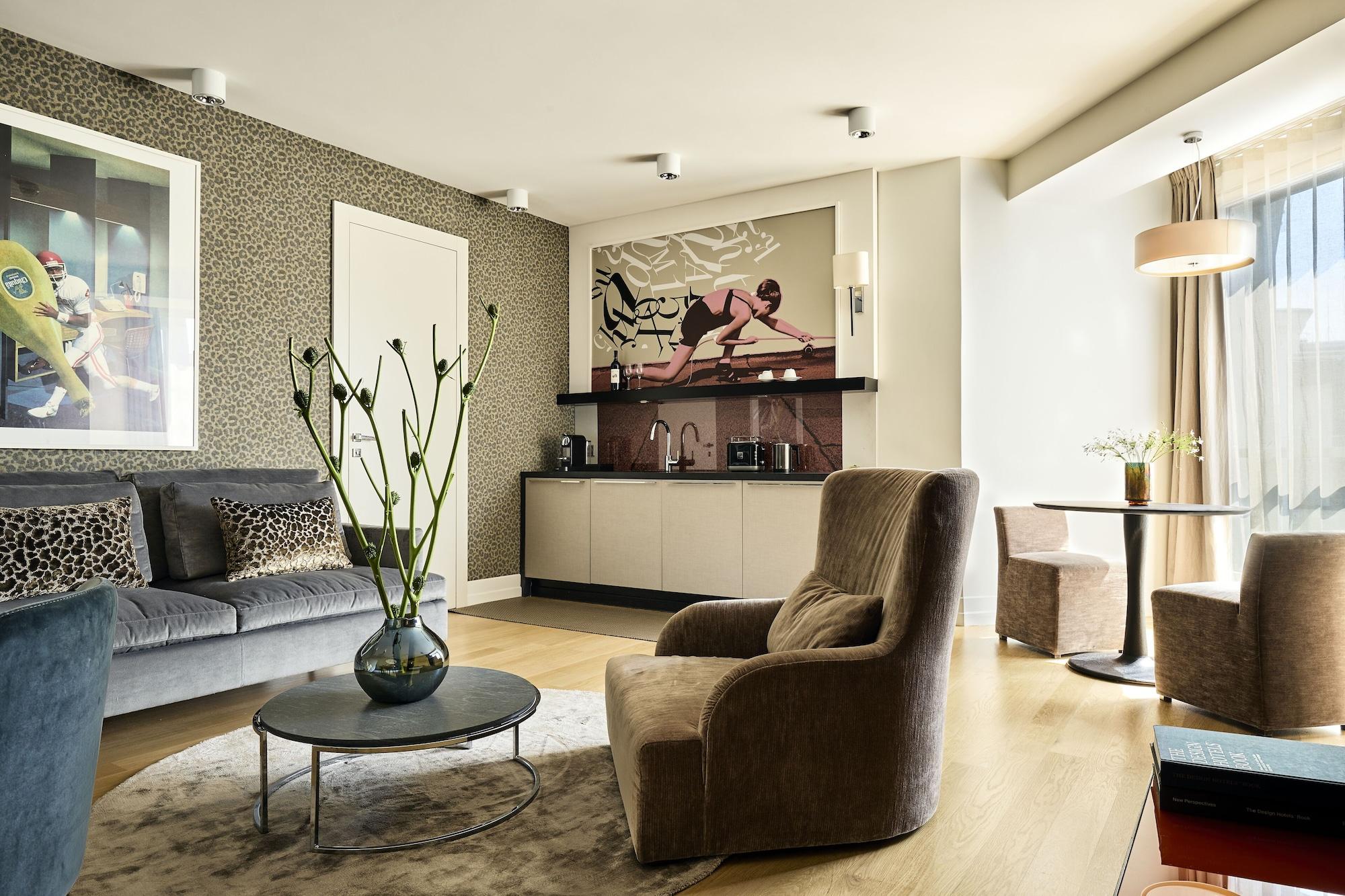 H15 Boutique Hotel, Warsaw, A Member Of Design Hotels Bagian luar foto A suite at the Mandarin Oriental, Munich