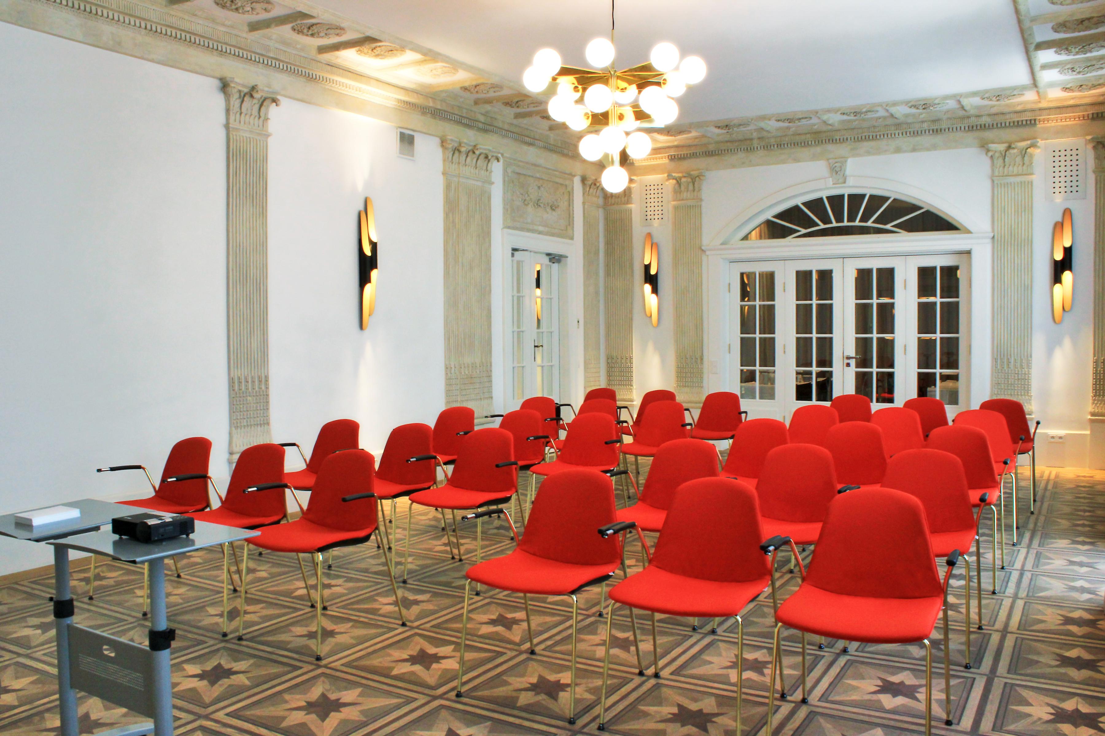H15 Boutique Hotel, Warsaw, A Member Of Design Hotels Bagian luar foto The interior of the library