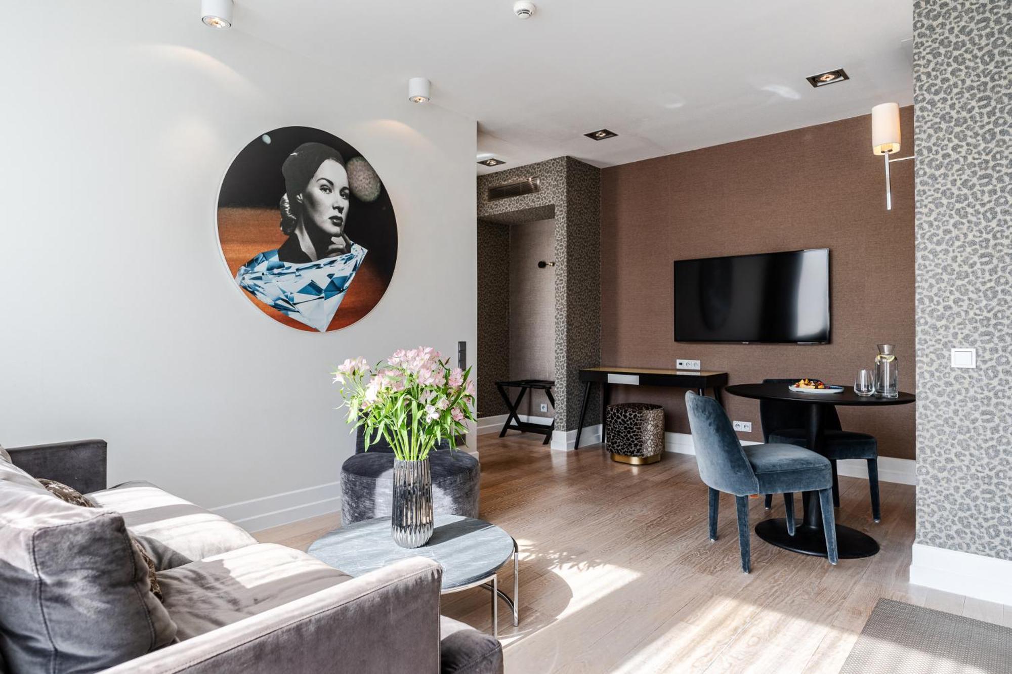 H15 Boutique Hotel, Warsaw, A Member Of Design Hotels Ruang foto Interior of a modern apartment
