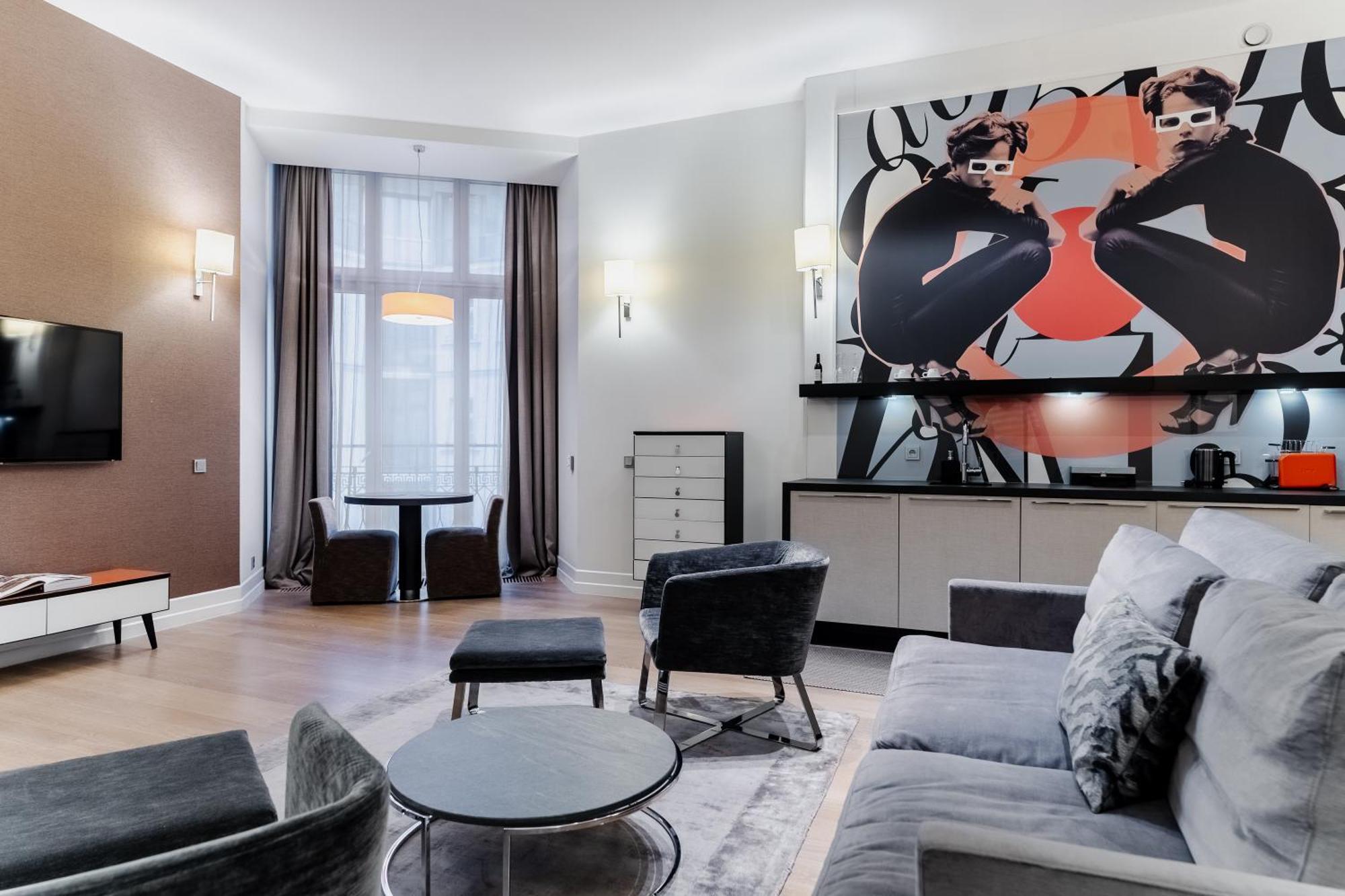 H15 Boutique Hotel, Warsaw, A Member Of Design Hotels Bagian luar foto A suite at the hotel