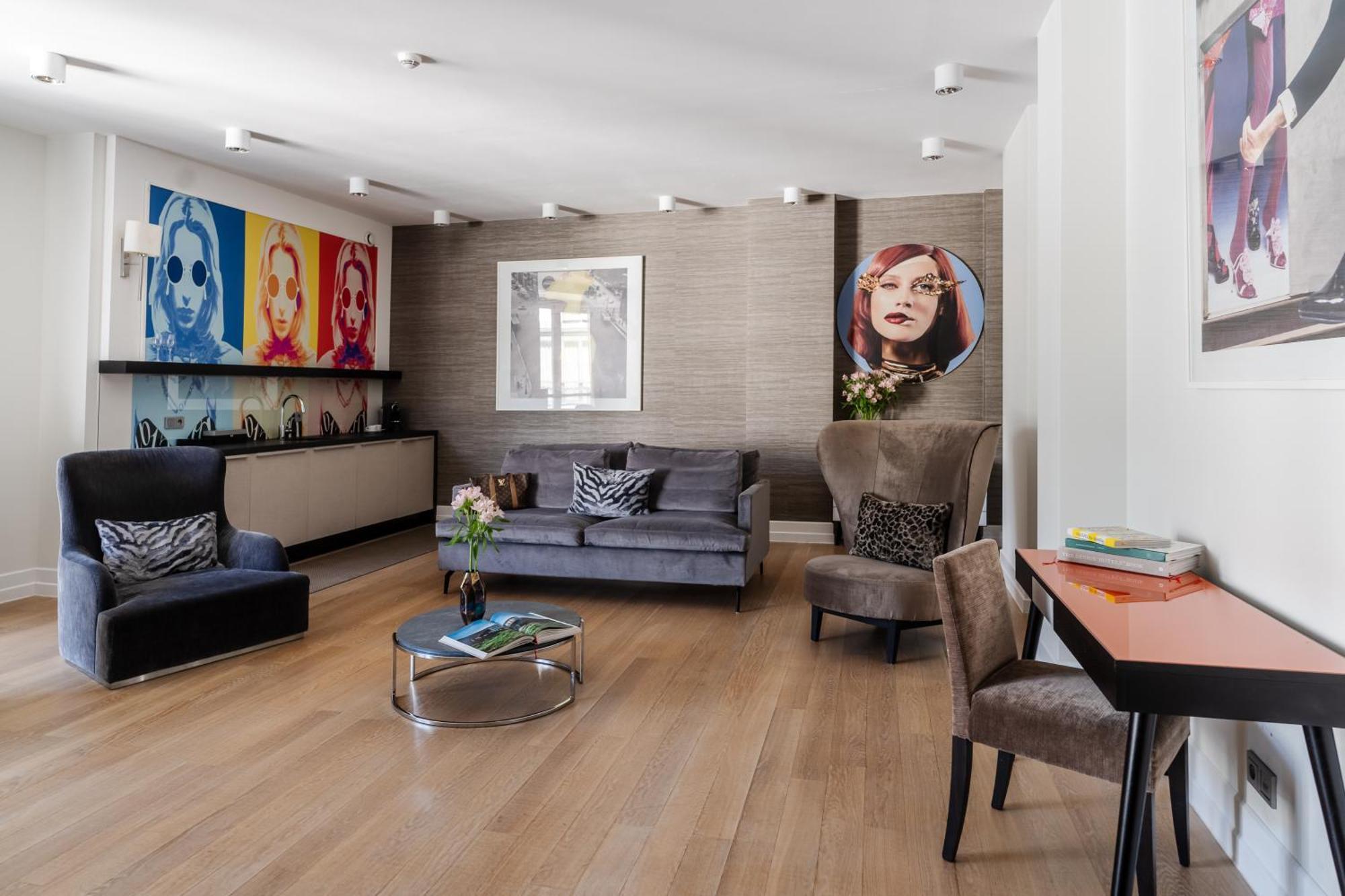 H15 Boutique Hotel, Warsaw, A Member Of Design Hotels Bagian luar foto Interior of a serviced apartment in London